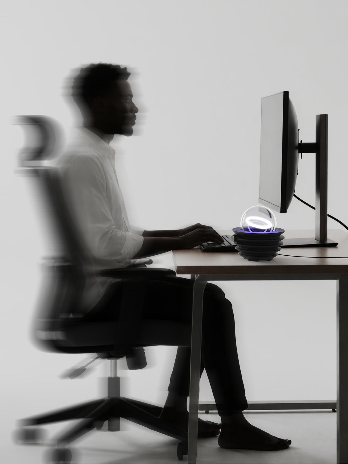 REAZE A300 on a desk